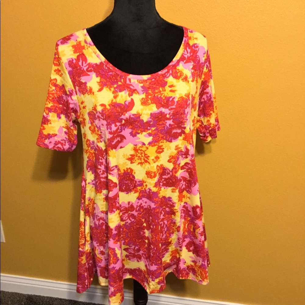 LuLaRoe Perfect T